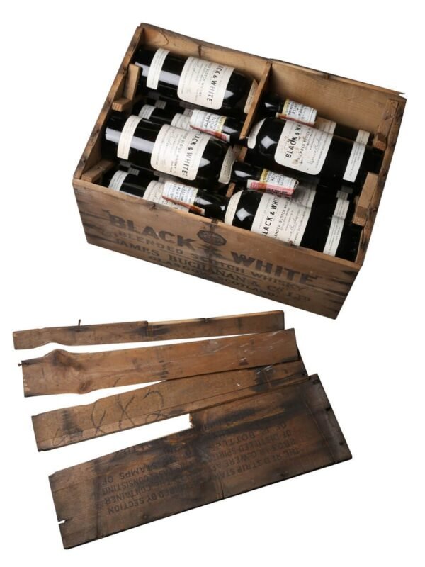 Black & White 12 bottles with Wooden Case - Image 4